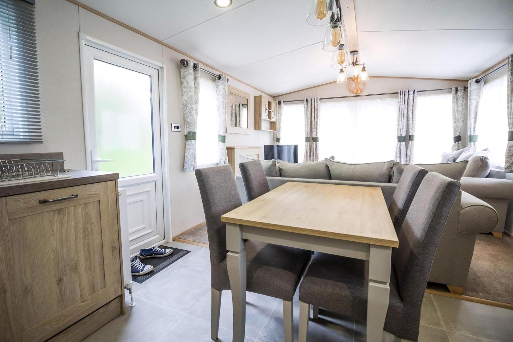 מלון סקגנס Beautiful 6 Berth Caravan With Decking At Southview Holiday Park Ref 33024O מראה חיצוני תמונה